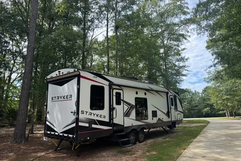 Daniel's Cruiser RV Stryker st2916 Toy Hauler