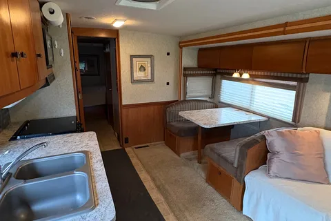 David's Winnebago Sightseer Class A