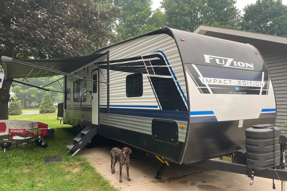 Randy's Keystone Impact Fuzion 2915 Travel Trailer