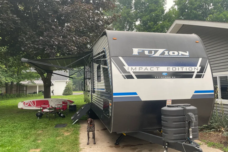 Randy's Keystone Impact Fuzion 2915 Travel Trailer