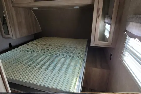 Nathan's Coachmen 32BHDSCK Travel Trailer