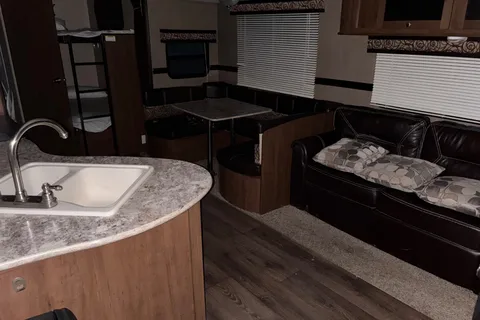 Aspen Trail 2810BHS Travel Trailer