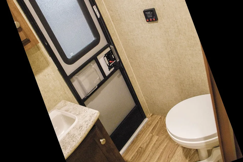 KURTIS's Venture RV ST320VIK Travel Trailer