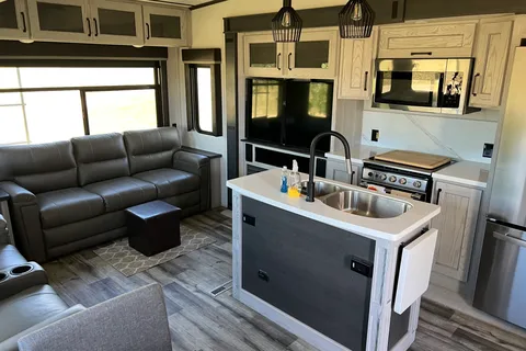 Ben Montana 385BR Fifth Wheel