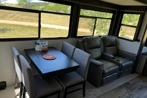 Ben Montana 385BR Fifth Wheel