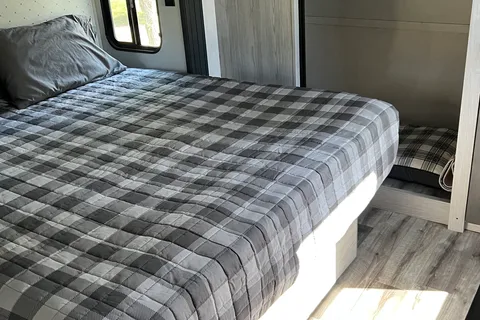 Ben Montana 385BR Fifth Wheel