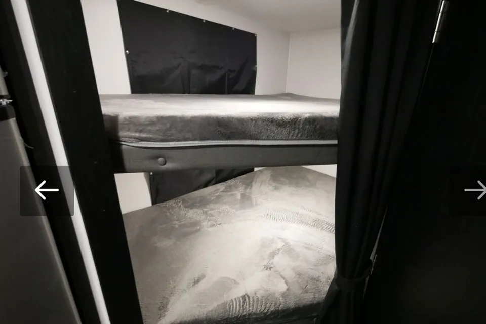 2022 Coachmen Freedom Express 257BHS travel trailer With E-bikes!