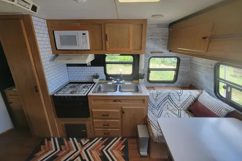 Rocky Mountain Basecamp | Fully Equipped Off-Grid Adventure Camper  21' Fleetwood Mallard