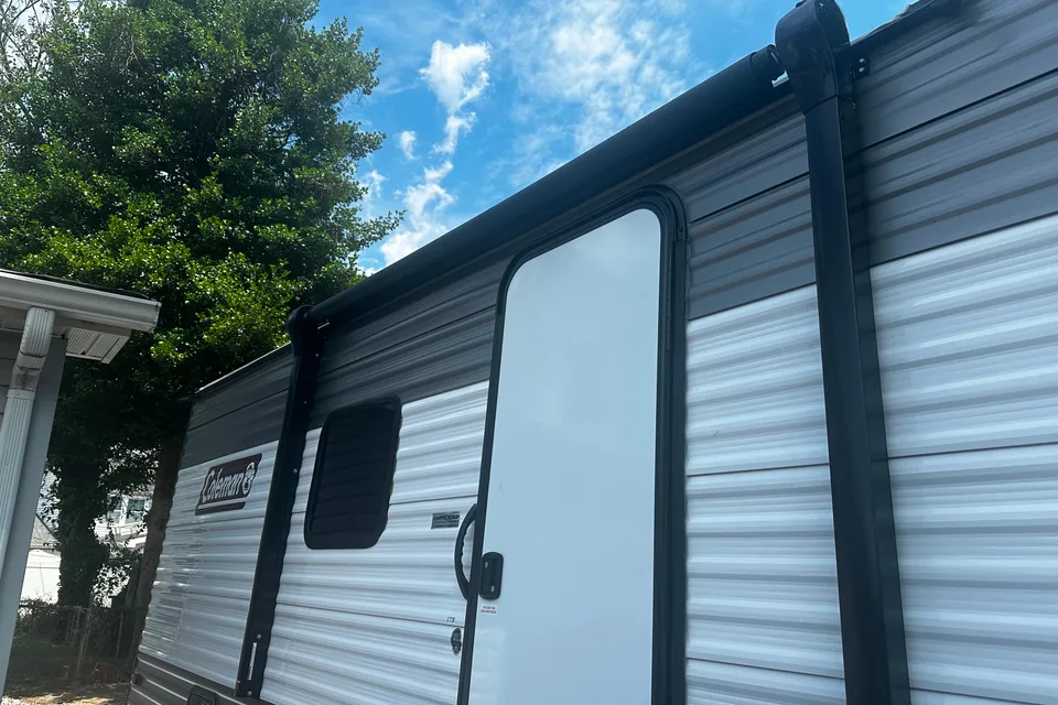 Grace - Coleman Lantern 17B Travel Trailer