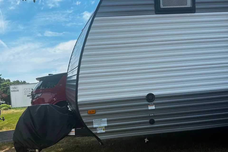 Grace - Coleman Lantern 17B Travel Trailer