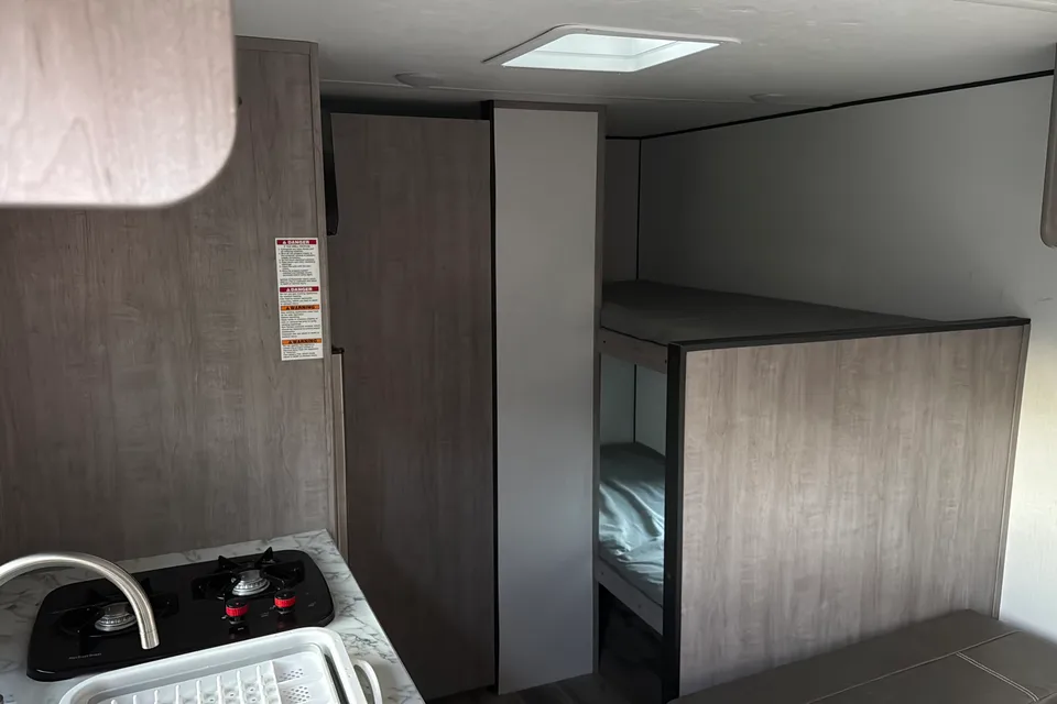 Grace - Coleman Lantern 17B Travel Trailer