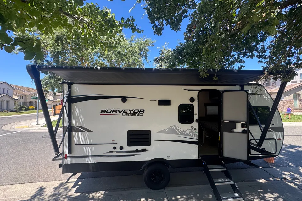 The Little Hauler 3700lb Bunk House