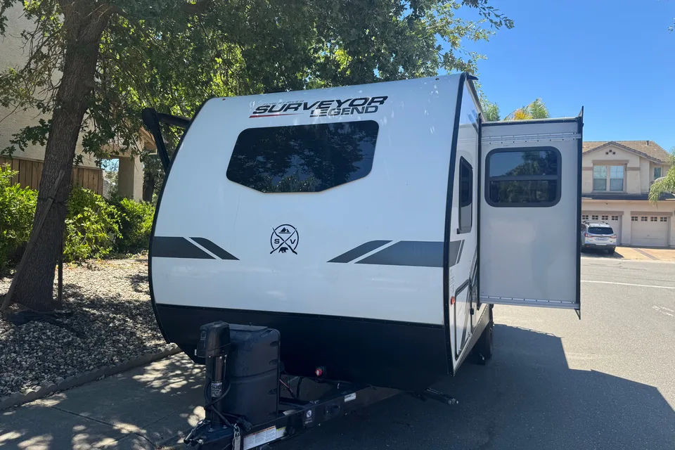 The Little Hauler 3700lb Bunk House