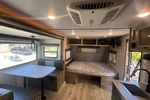The Little Hauler 3700lb Bunk House