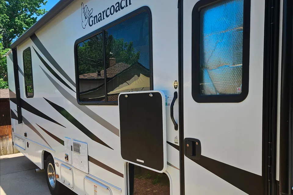Gnarly's Gnarvee Coachman Forrest River Class C