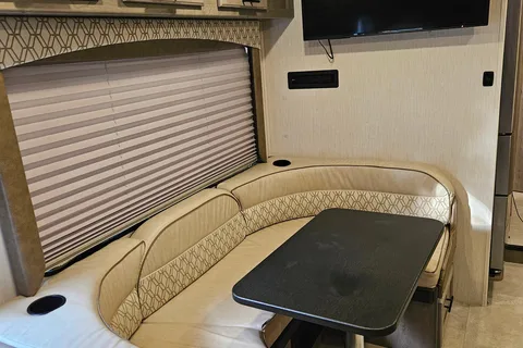 Gnarly's Gnarvee Coachman Forrest River Class C