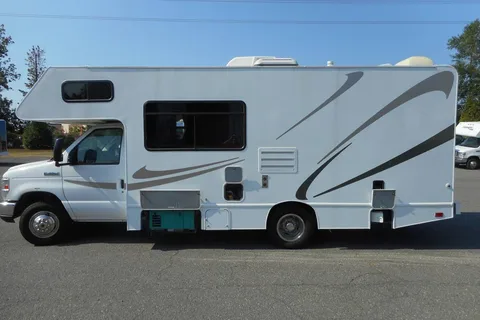 Master's Thor Motor Coach Majestic Class C
