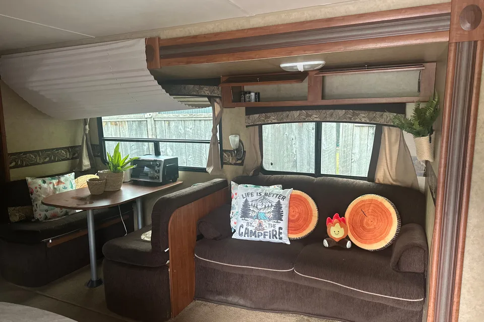 Layza’s 28 ft Jayco