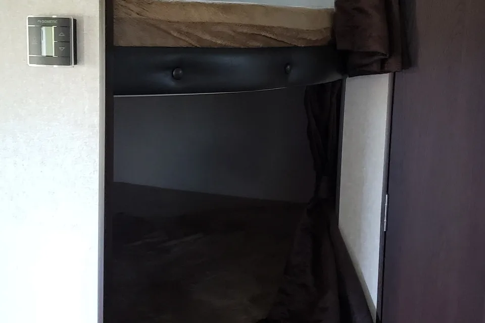Lightweight Easy Pull Jayco Jay Flight SLX 264BH