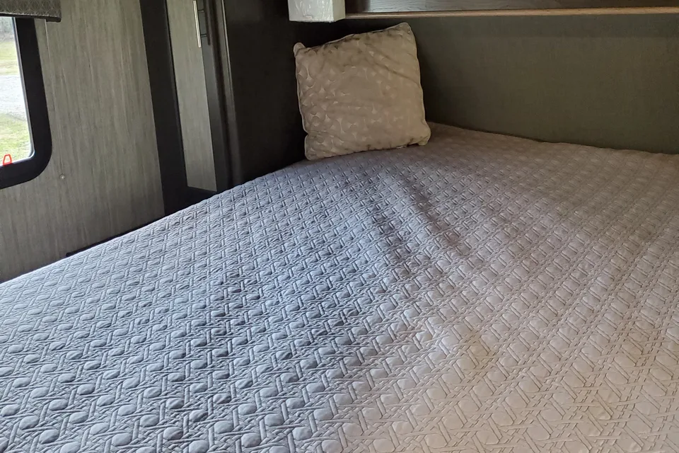 Nicole / Rob's  Fun Finder Travel Trailer