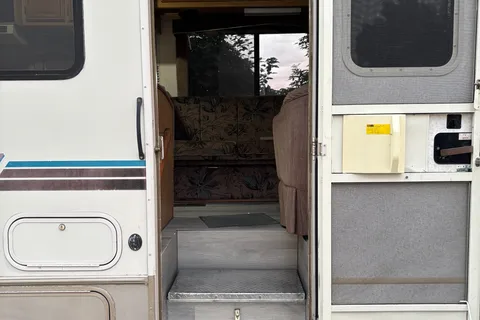 Andrii's Winnebago Adventure Class A