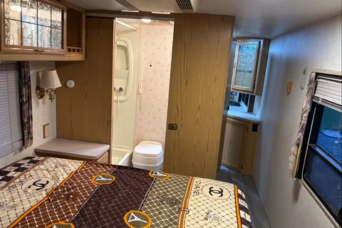 Andrii's Winnebago Adventure Class A