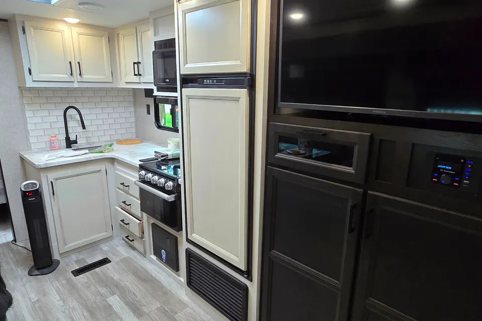 Drew's Family Jayco Jay Flight 28bhs Travel Trailer