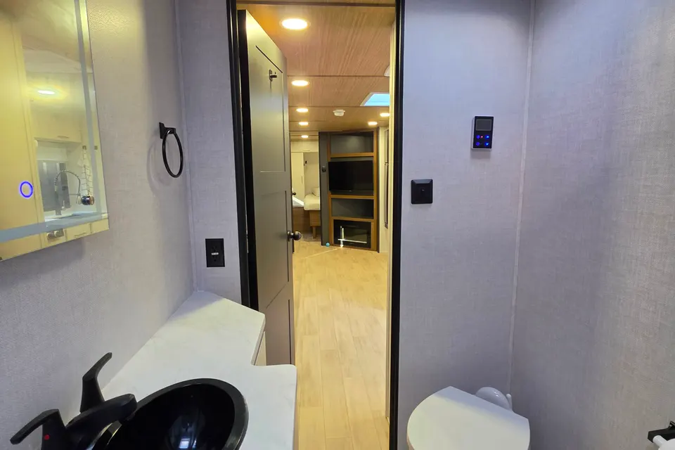 Clean Travel Trailer in Wetumpka
