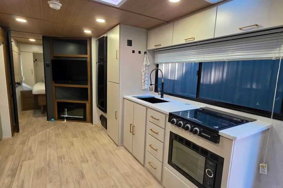 Clean Travel Trailer in Wetumpka