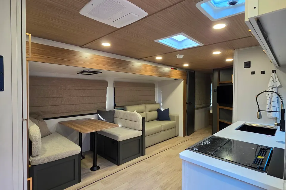 Clean Travel Trailer in Wetumpka