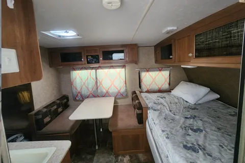 CZ's Coachmen Apex Travel Trailer