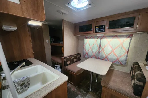 CZ's Coachmen Apex Travel Trailer