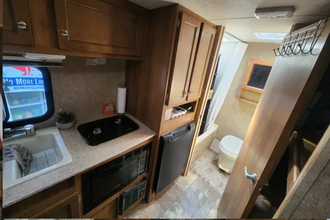 CZ's Coachmen Apex Travel Trailer