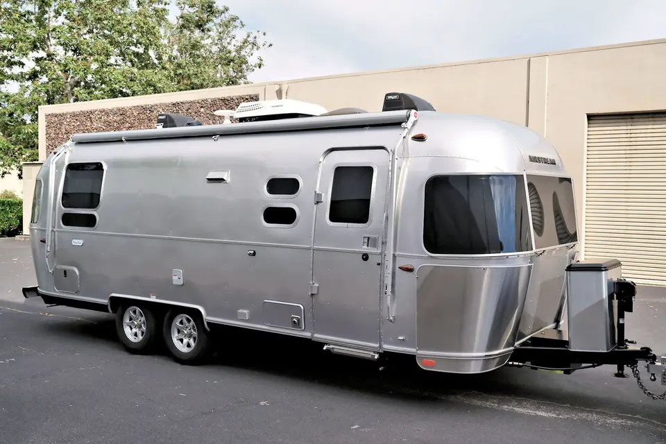 Serguei's Airstream Flying Cloud 25 RB Travel Trailer