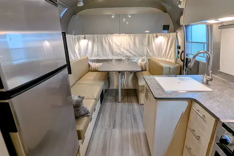Serguei's Airstream Flying Cloud 25 RB Travel Trailer
