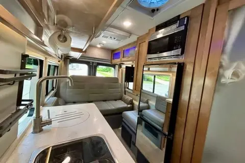 Léo Ford Transit 3500HD CLASSE B
