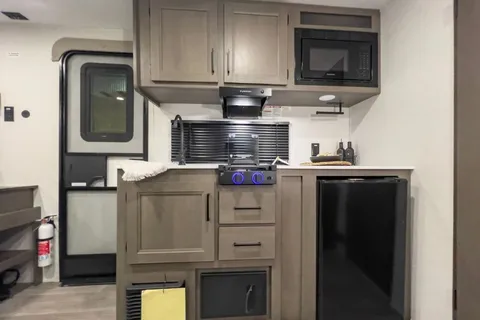 Grand Design Transcend one 151bh  Travel Trailer