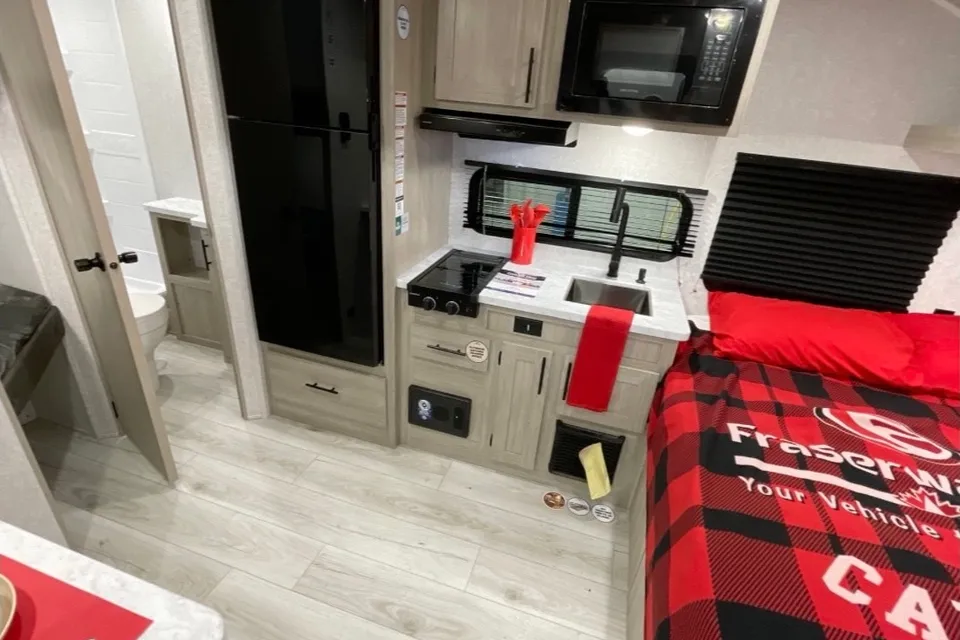 Lori's East to West Della Terra Travel Trailer