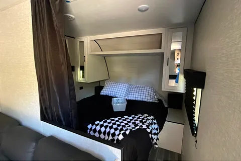 Jayco Jay Flight SLX 260BHS Travel Trailer