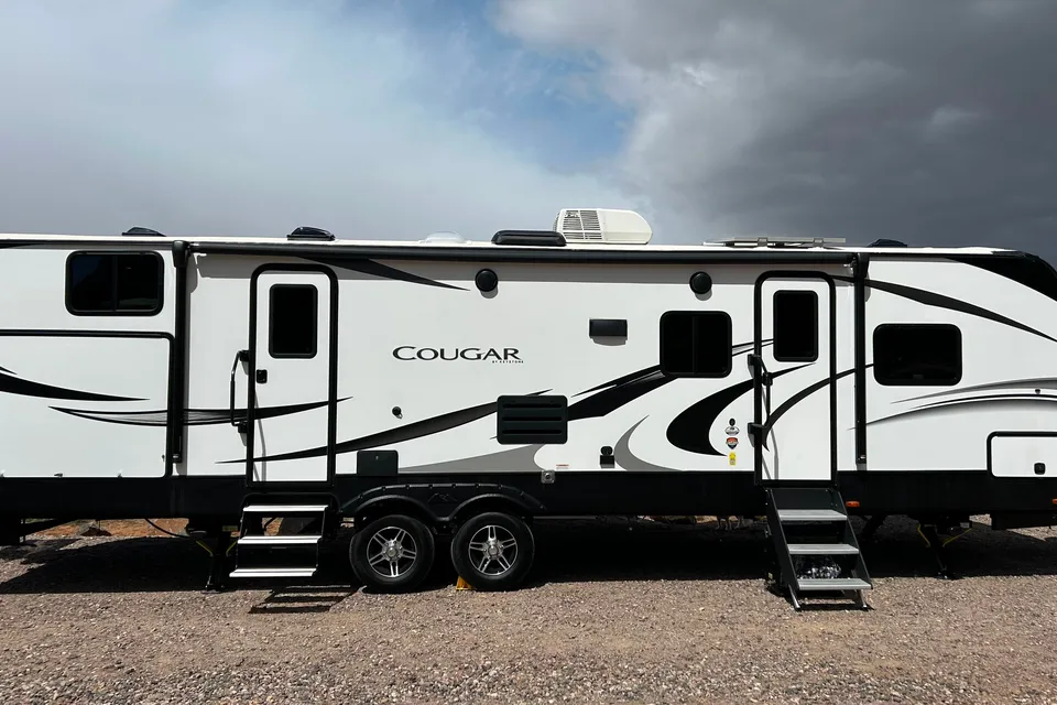 The Cougar Luxury Family Bunkhouse