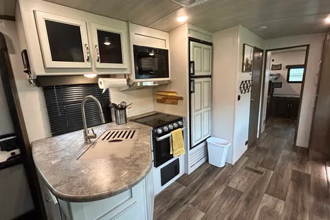 The Cougar Luxury Family Bunkhouse