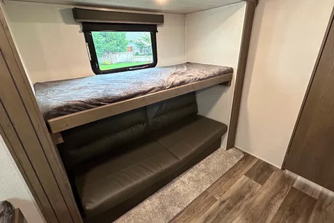 The Cougar Luxury Family Bunkhouse