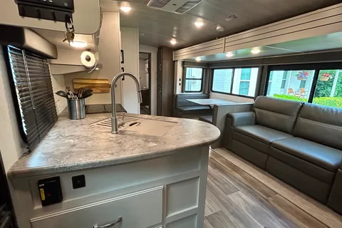The Cougar Luxury Family Bunkhouse