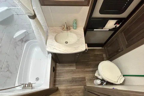 The Cougar Luxury Family Bunkhouse