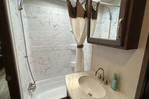 The Cougar Luxury Family Bunkhouse