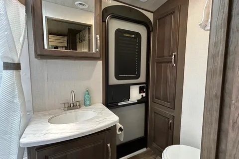 The Cougar Luxury Family Bunkhouse