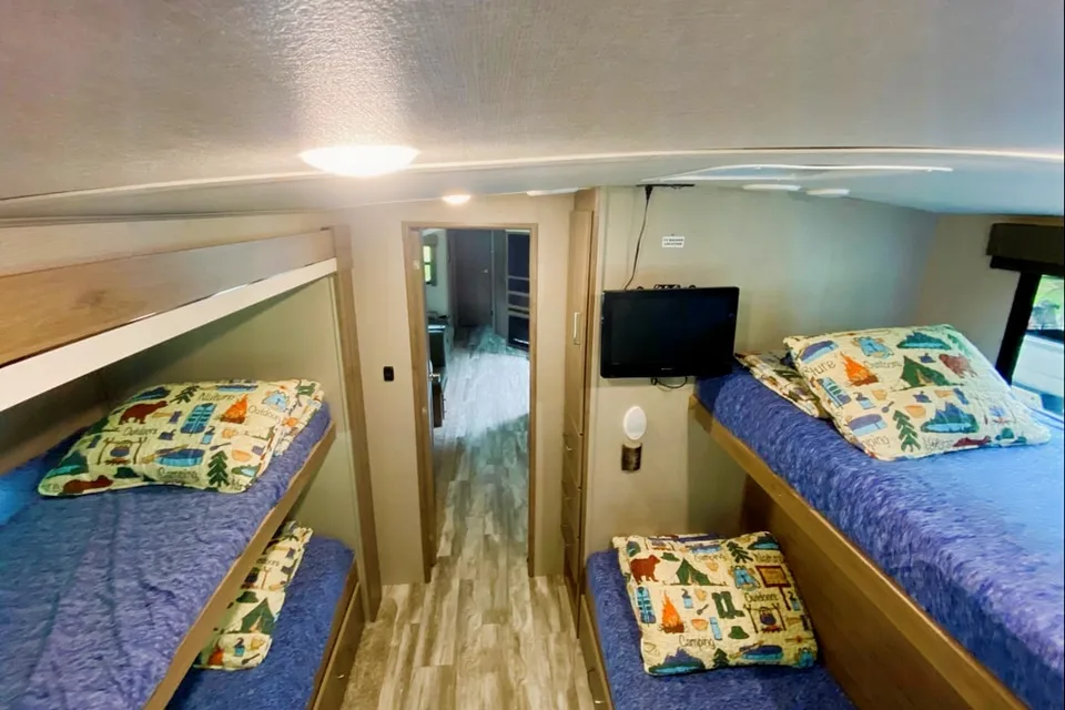 “Big Cedar”  2022 Grand Design  Lots of extras included!