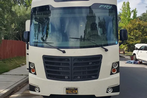 Philip's Forest River FR3 30DS Class A