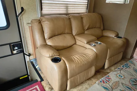 Jim's Thor Motor Coach Ace Class A