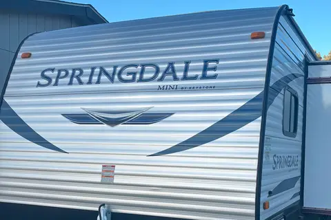 Arturo's Keystone Springdale 1760BH Travel Trailer